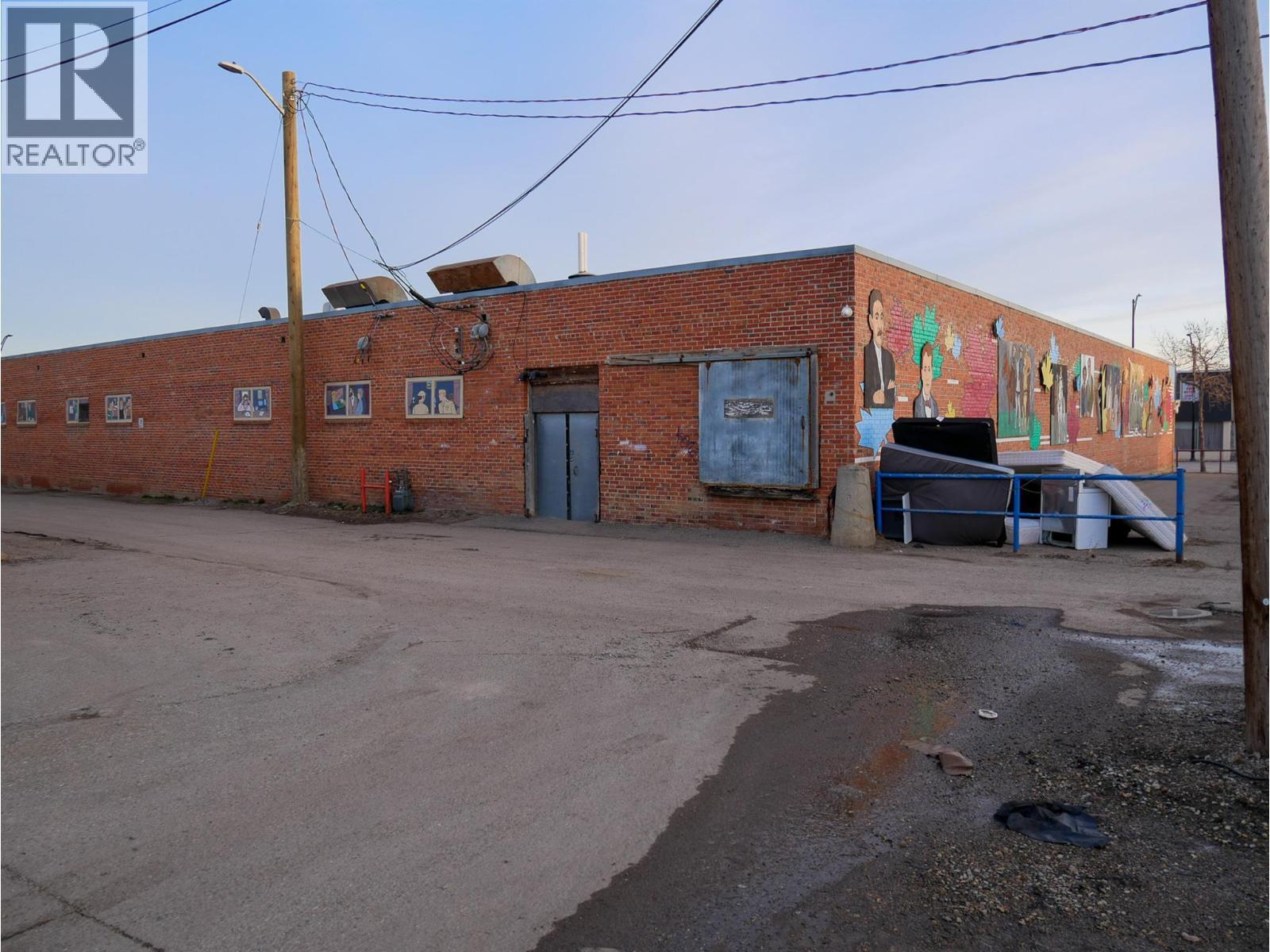 10121 10 Street, Dawson Creek, BC