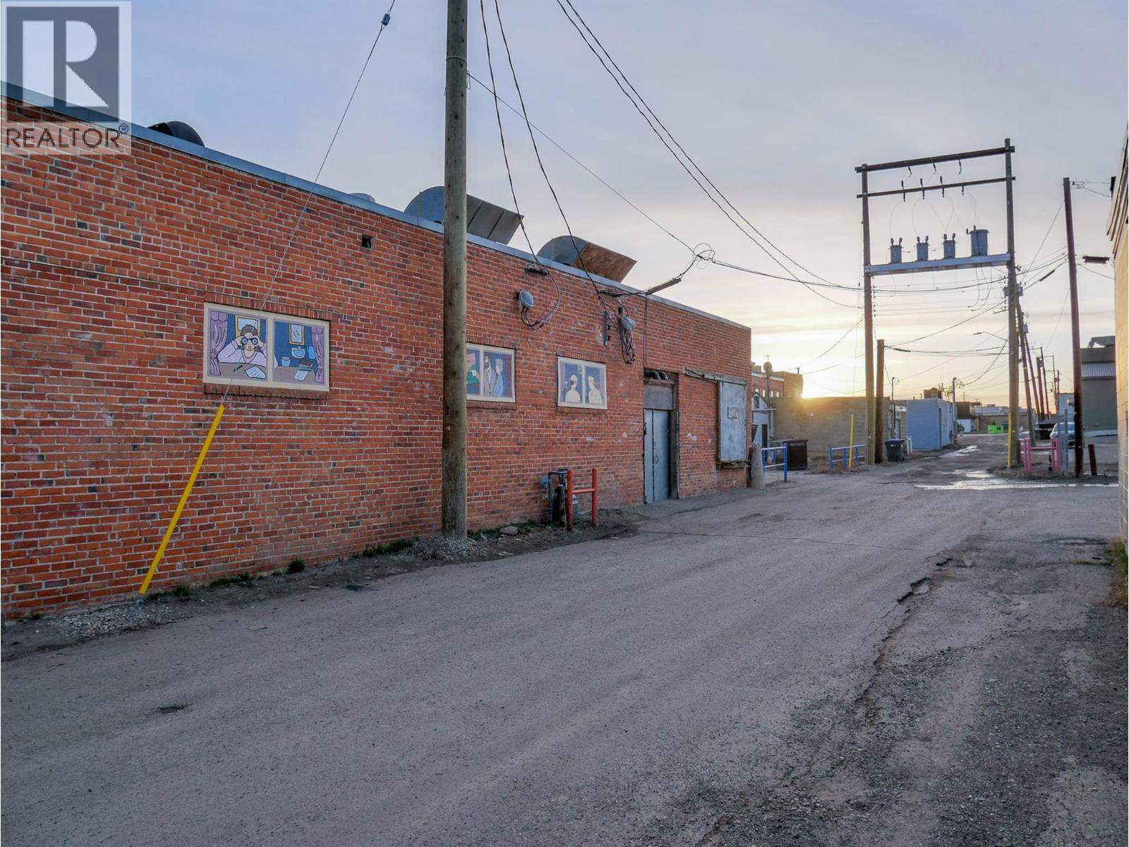 10121 10 Street, Dawson Creek, BC