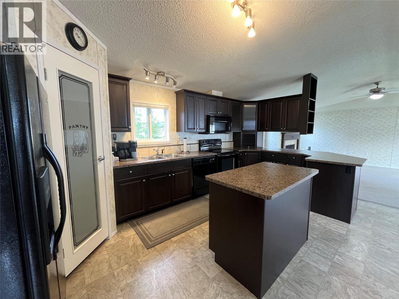 136 Rockcliffe Place, Tumbler Ridge, BC