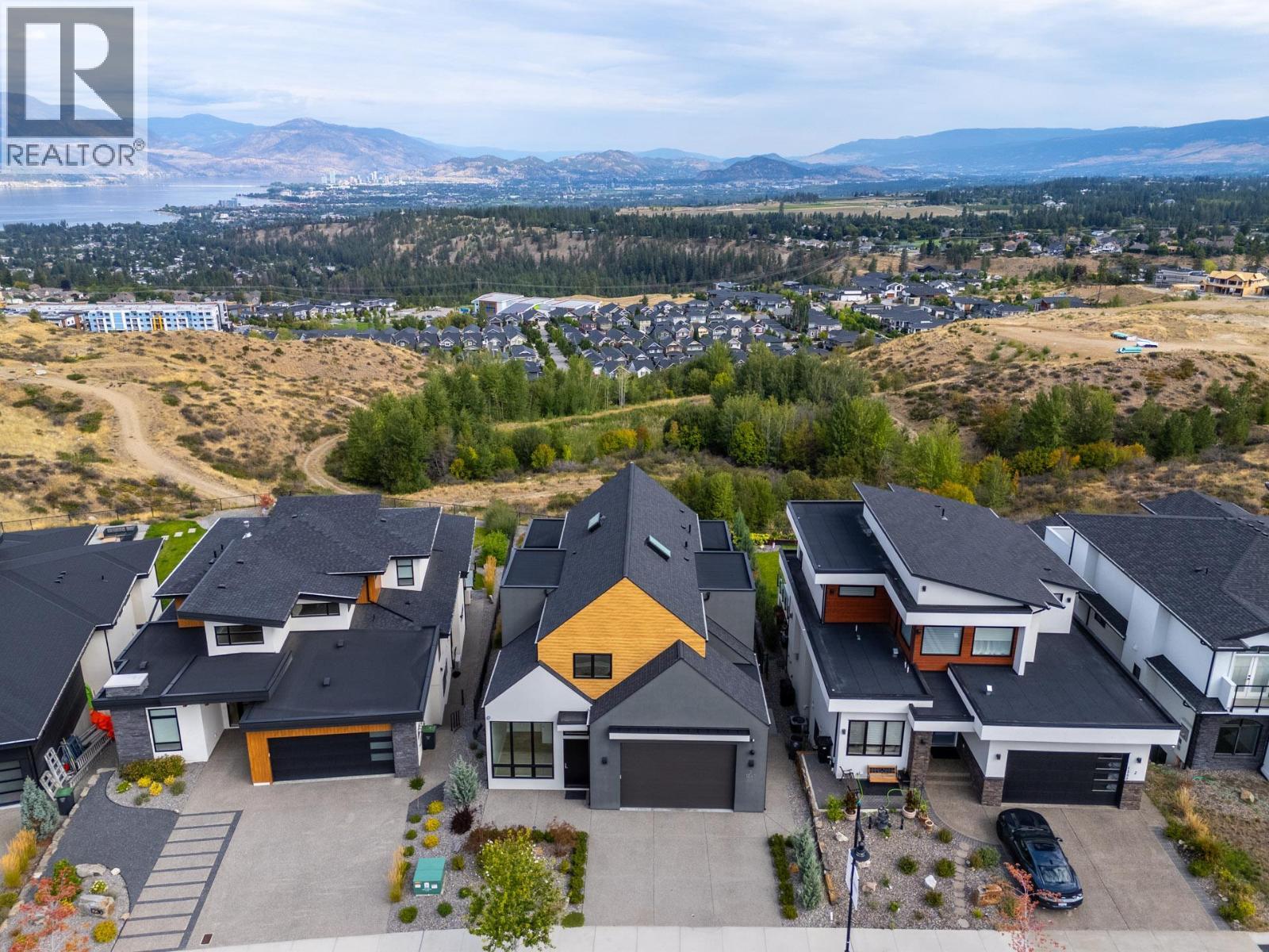1240 Ponds Avenue, Kelowna, BC - Outdoor With View