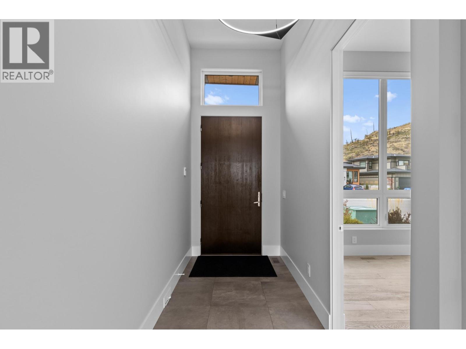 1240 Ponds Avenue, Kelowna, BC - Indoor Photo Showing Other Room