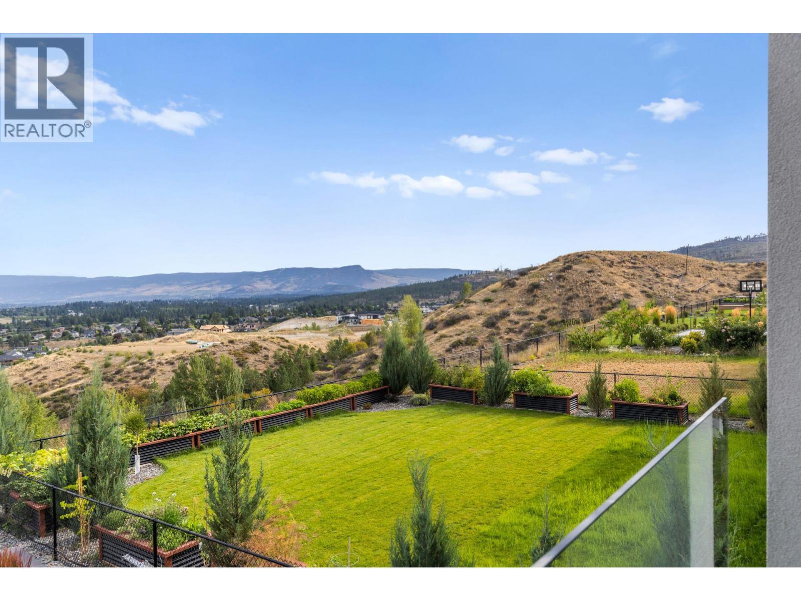 1240 Ponds Avenue, Kelowna, BC - Outdoor With View