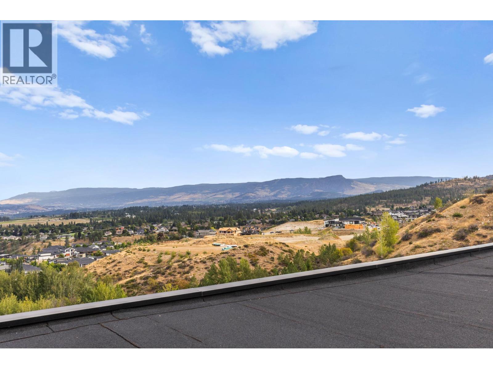 1240 Ponds Avenue, Kelowna, BC - Outdoor With View