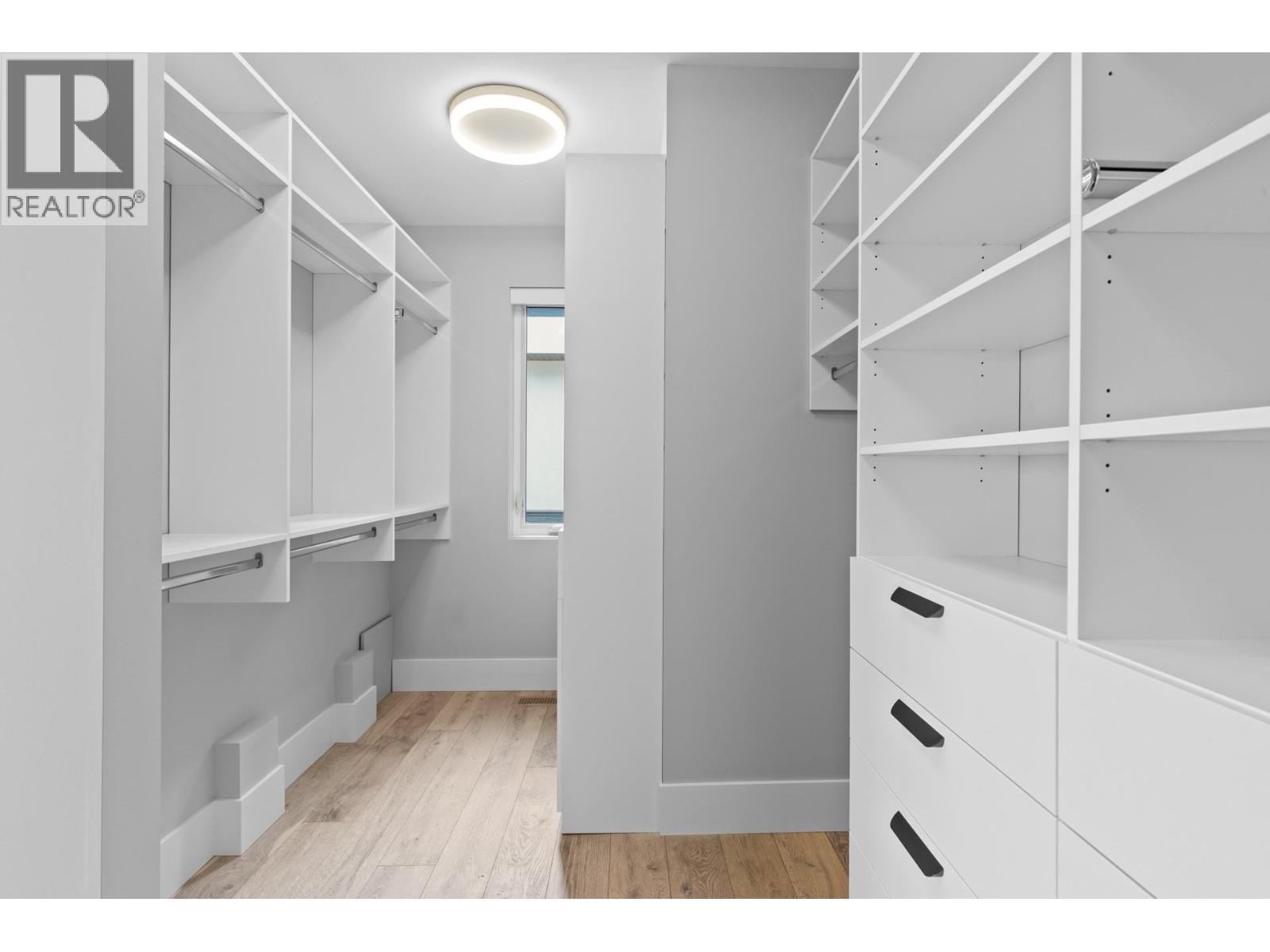 1240 Ponds Avenue, Kelowna, BC - Indoor With Storage