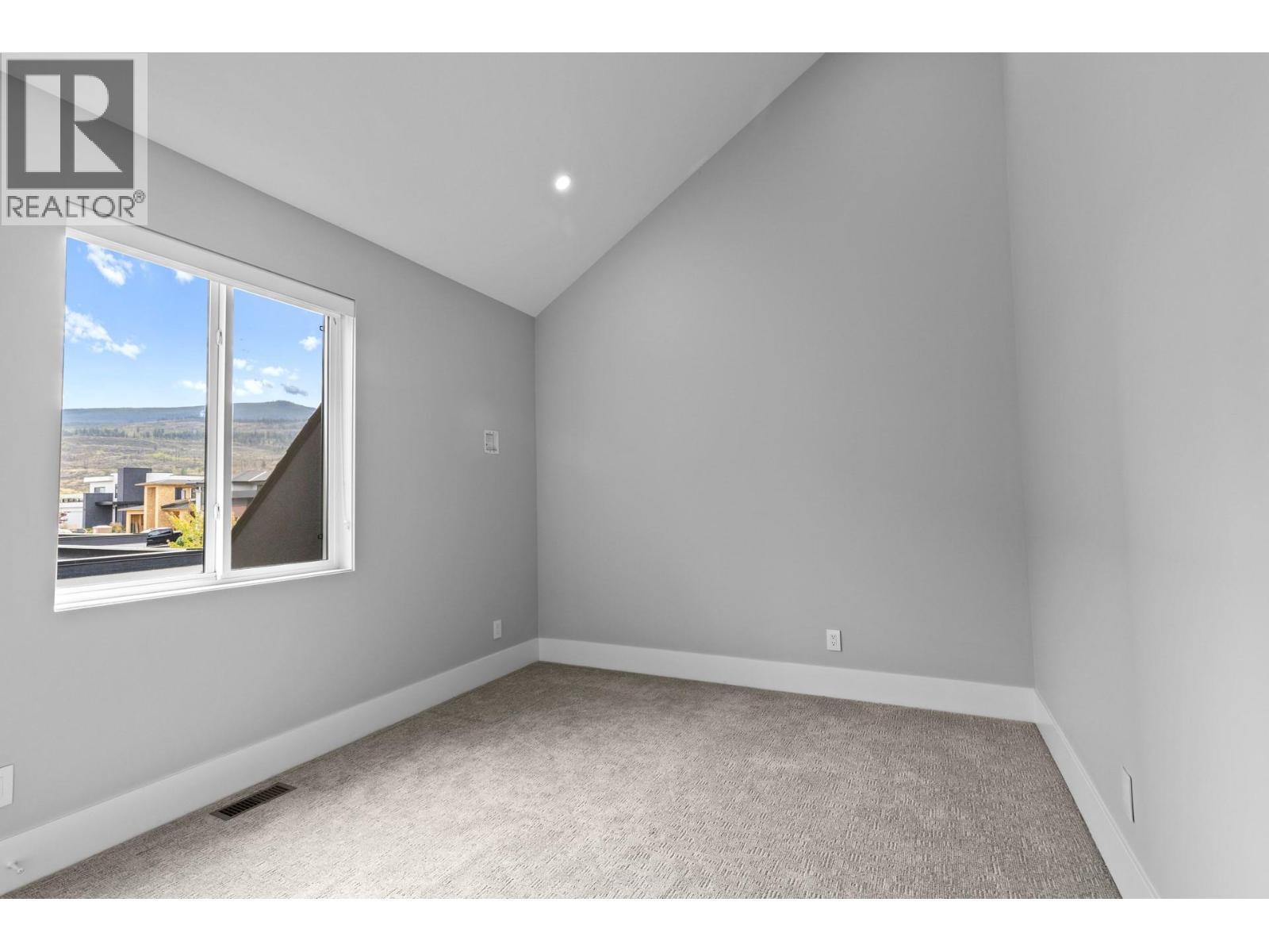 1240 Ponds Avenue, Kelowna, BC - Indoor Photo Showing Other Room