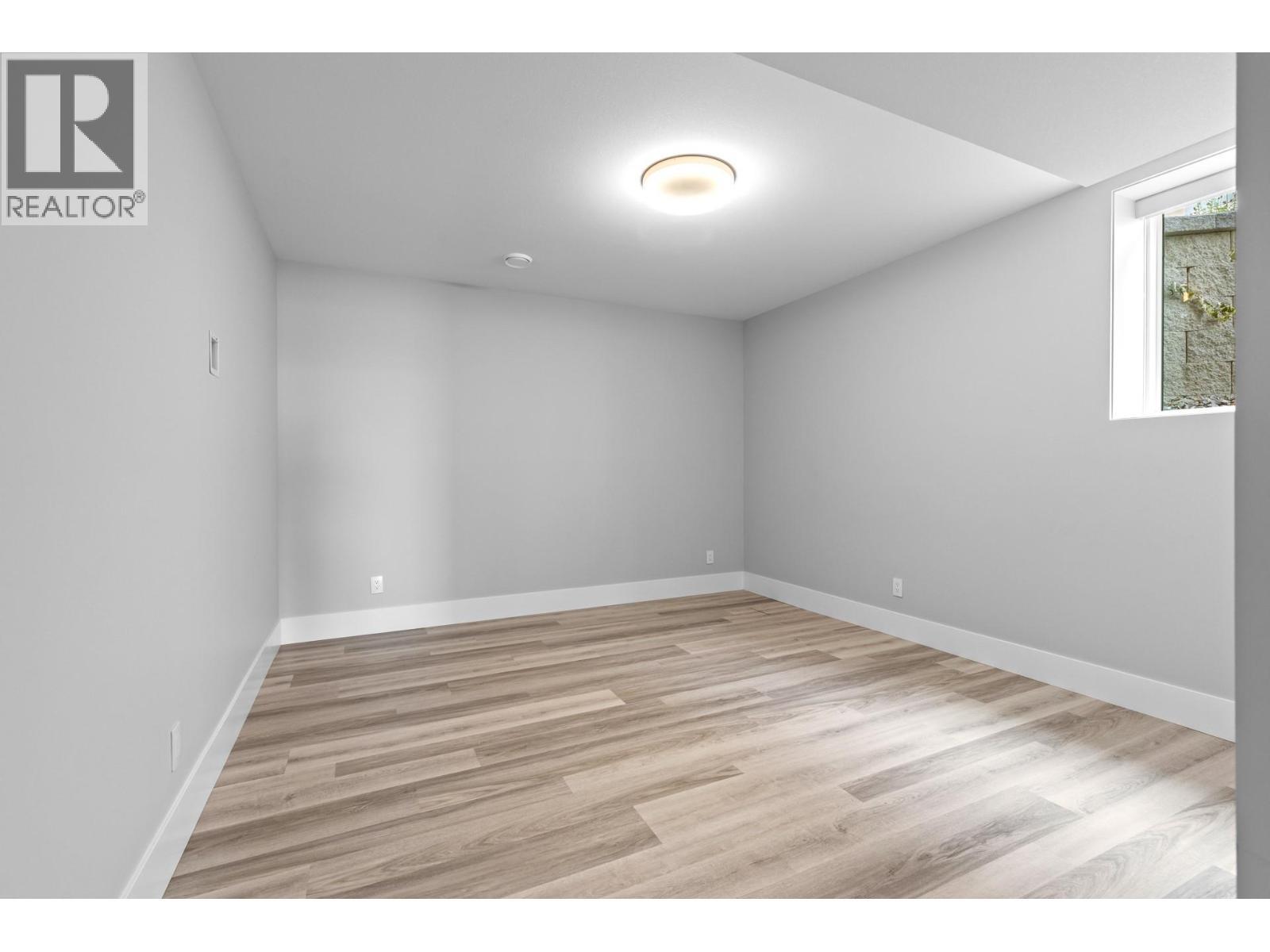 1240 Ponds Avenue, Kelowna, BC - Indoor Photo Showing Other Room