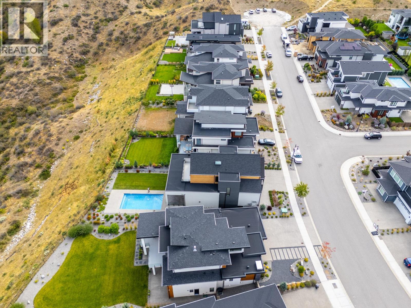 1240 Ponds Avenue, Kelowna, BC - Outdoor With View