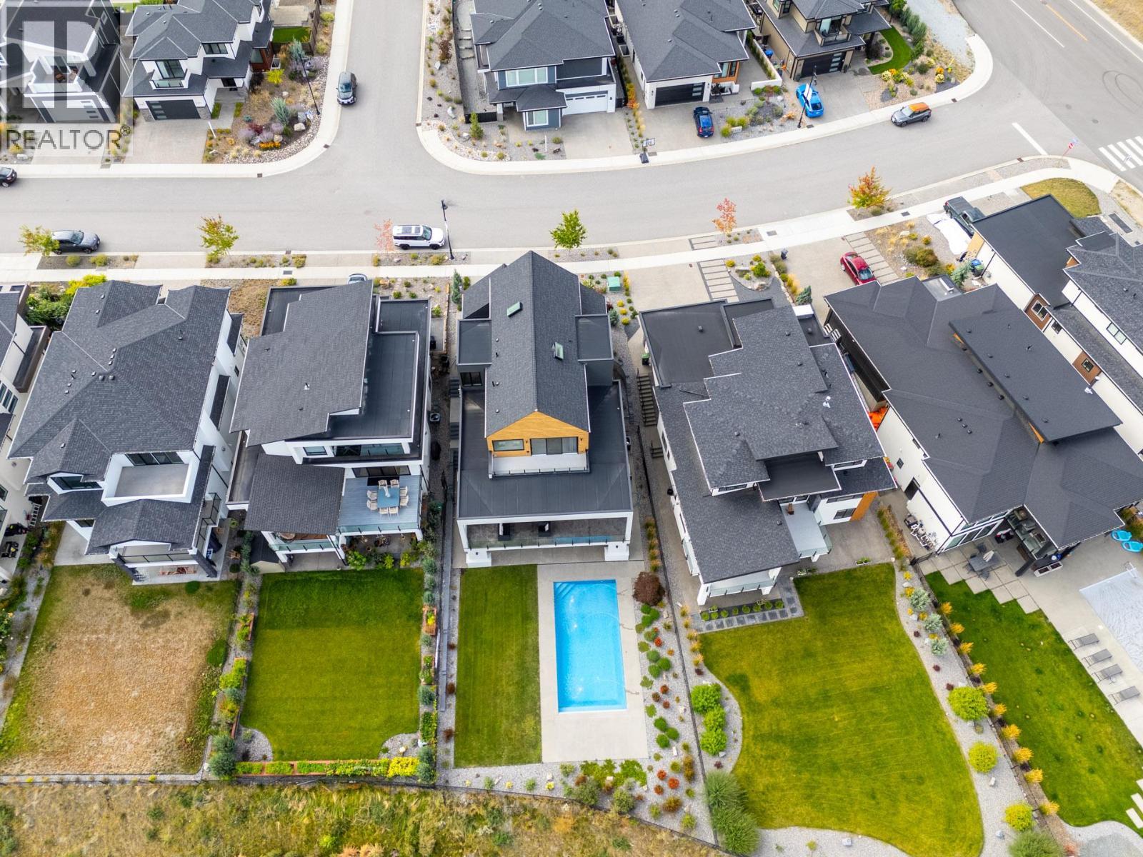 1240 Ponds Avenue, Kelowna, BC - With View