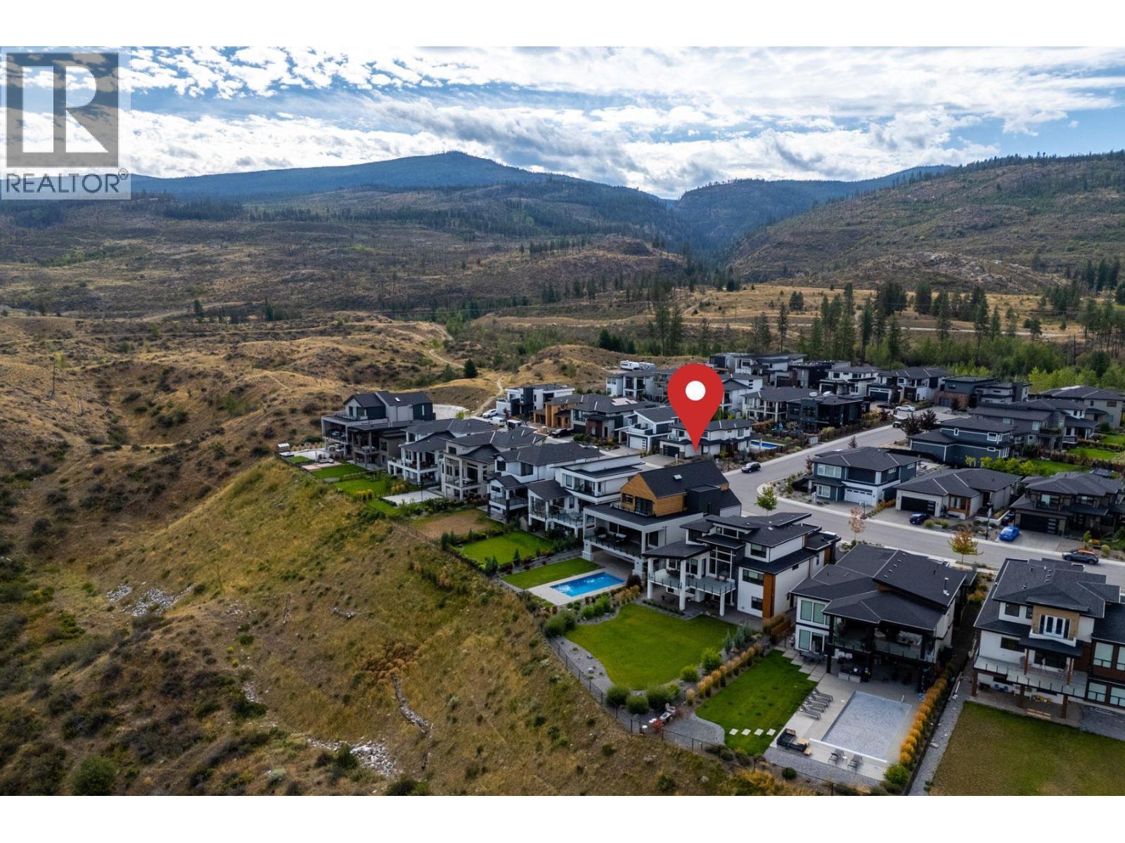 1240 Ponds Avenue, Kelowna, BC - Outdoor With View