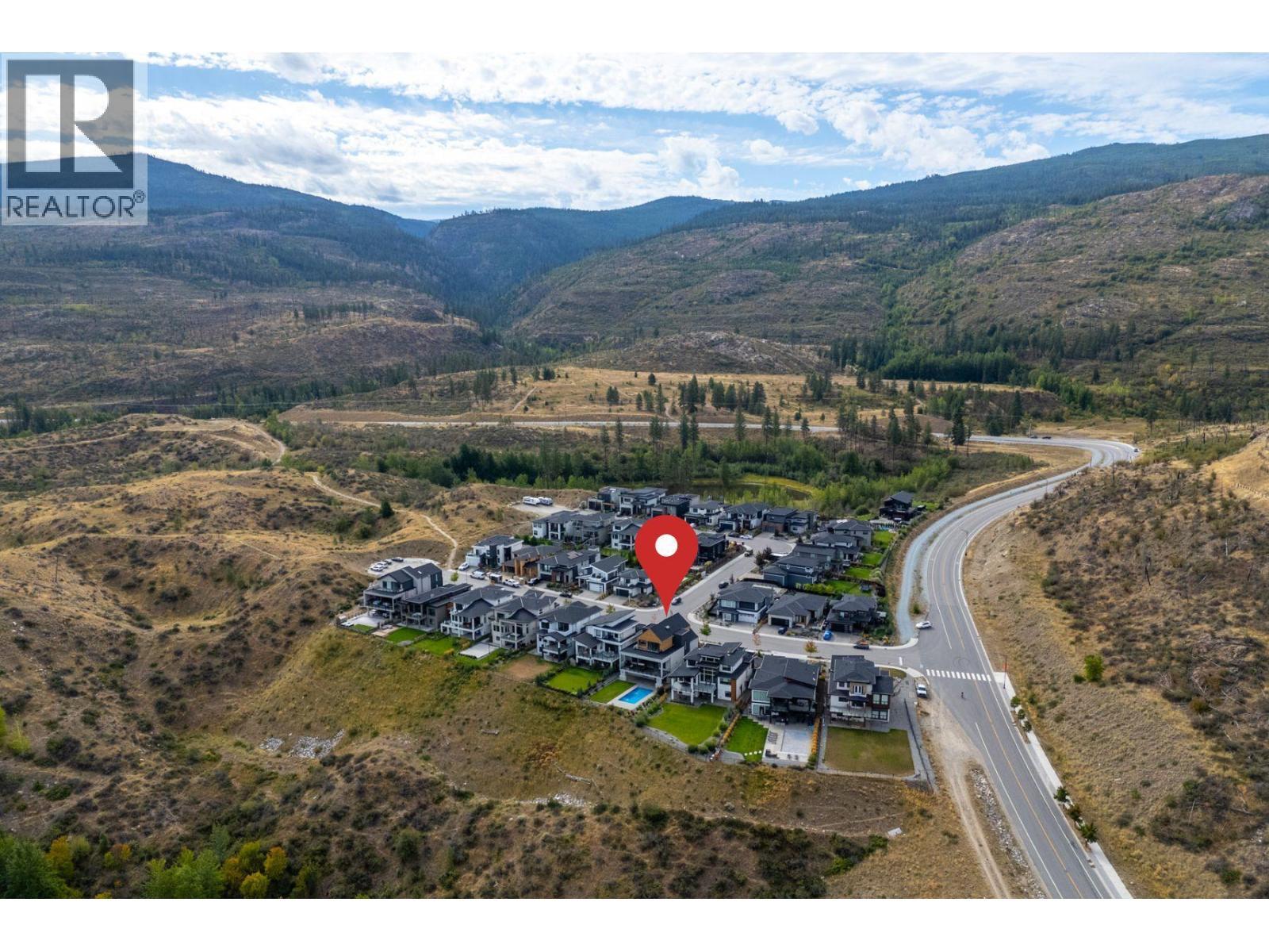 1240 Ponds Avenue, Kelowna, BC - Outdoor With View