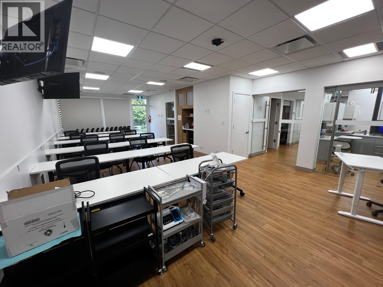 204 2227 Mcallister Avenue, Coquitlam, BC