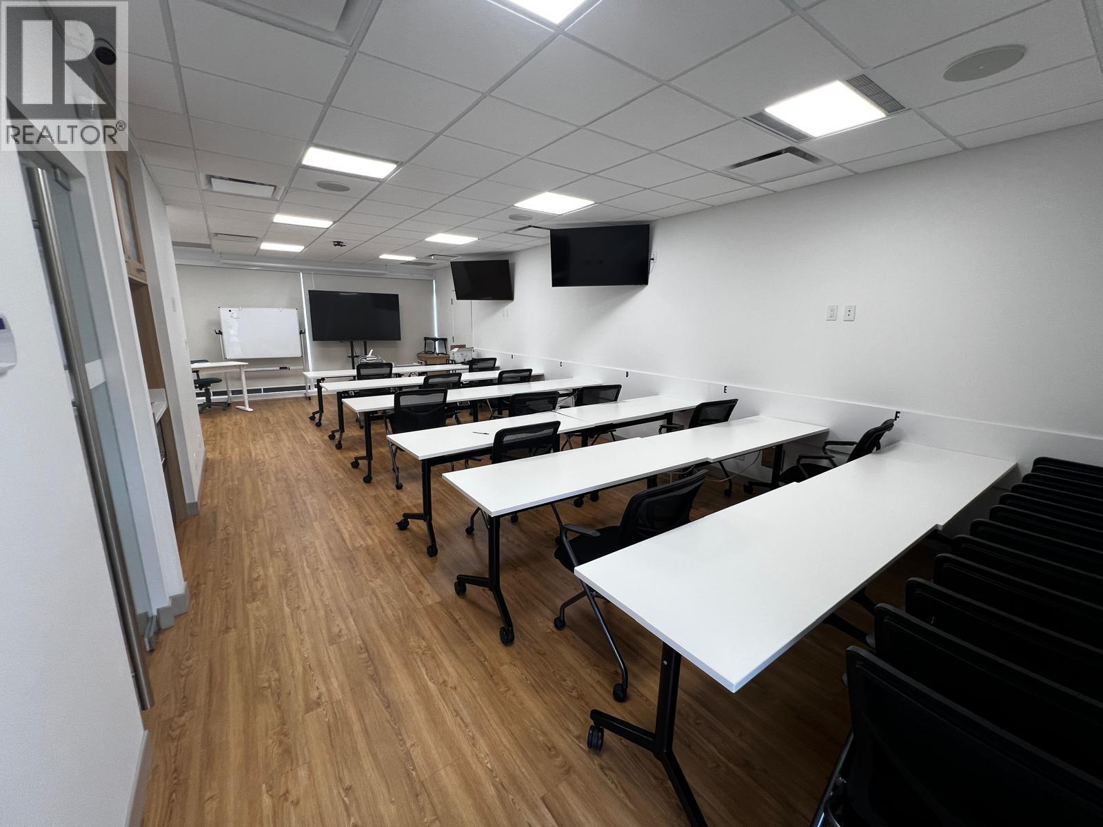 204 2227 Mcallister Avenue, Coquitlam, BC