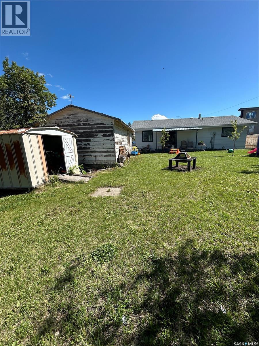 222 2Nd Avenue W, Kelvington, SK - Outdoor