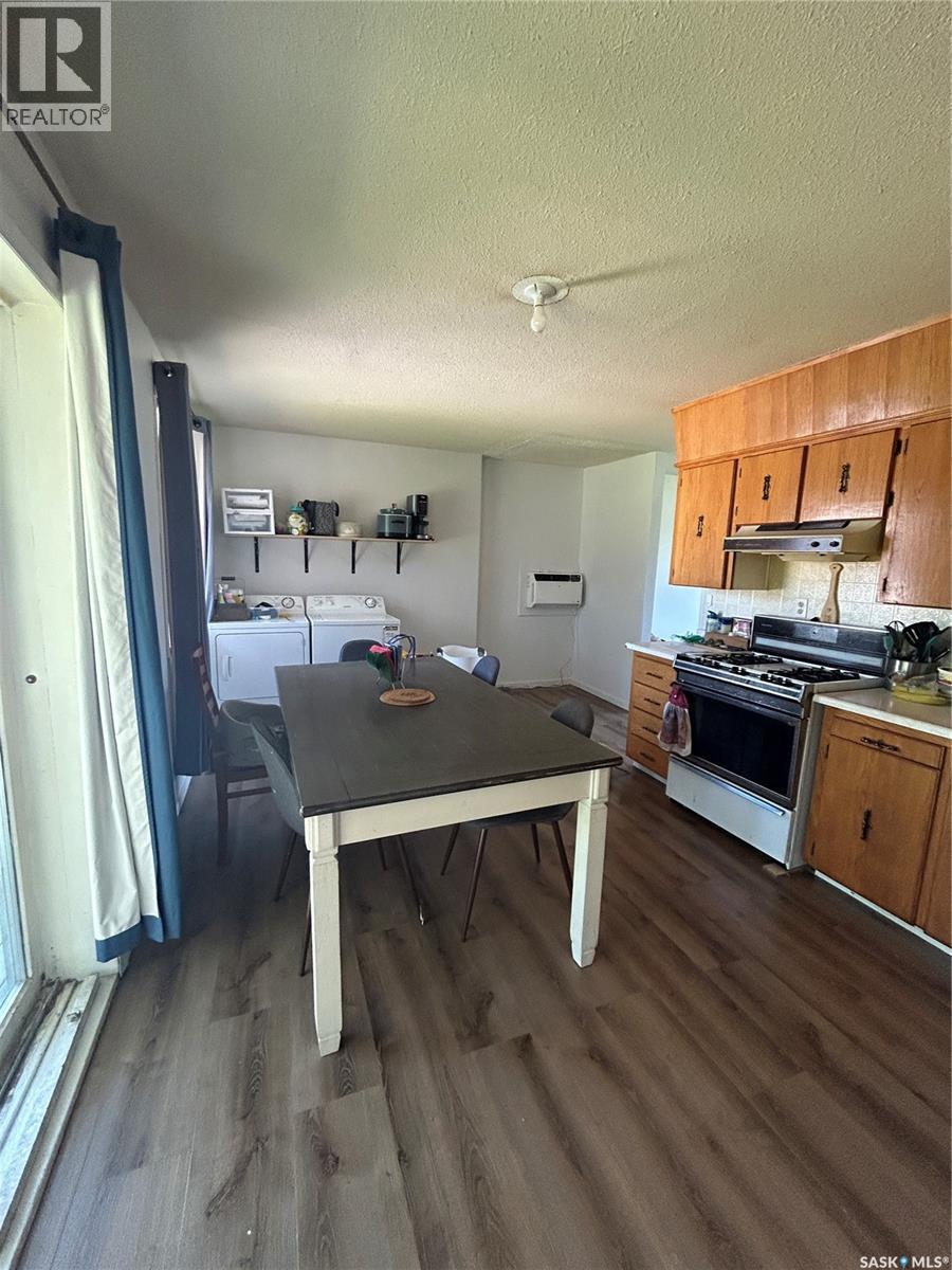 222 2Nd Avenue W, Kelvington, SK - Indoor