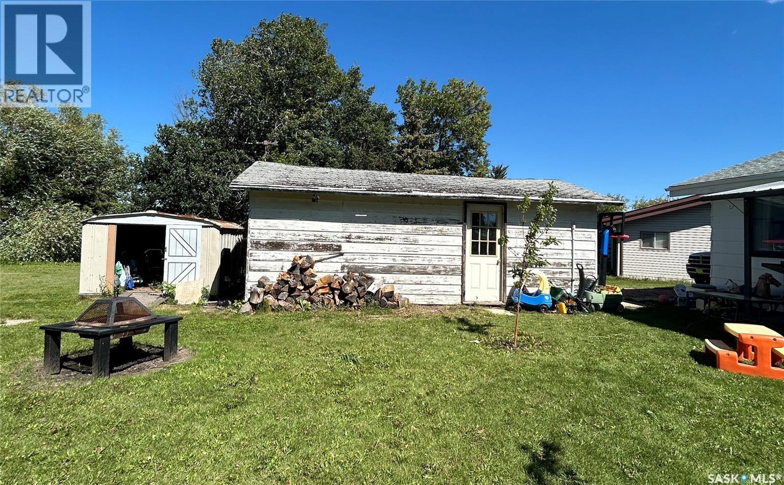 222 2Nd Avenue W, Kelvington, SK - Outdoor