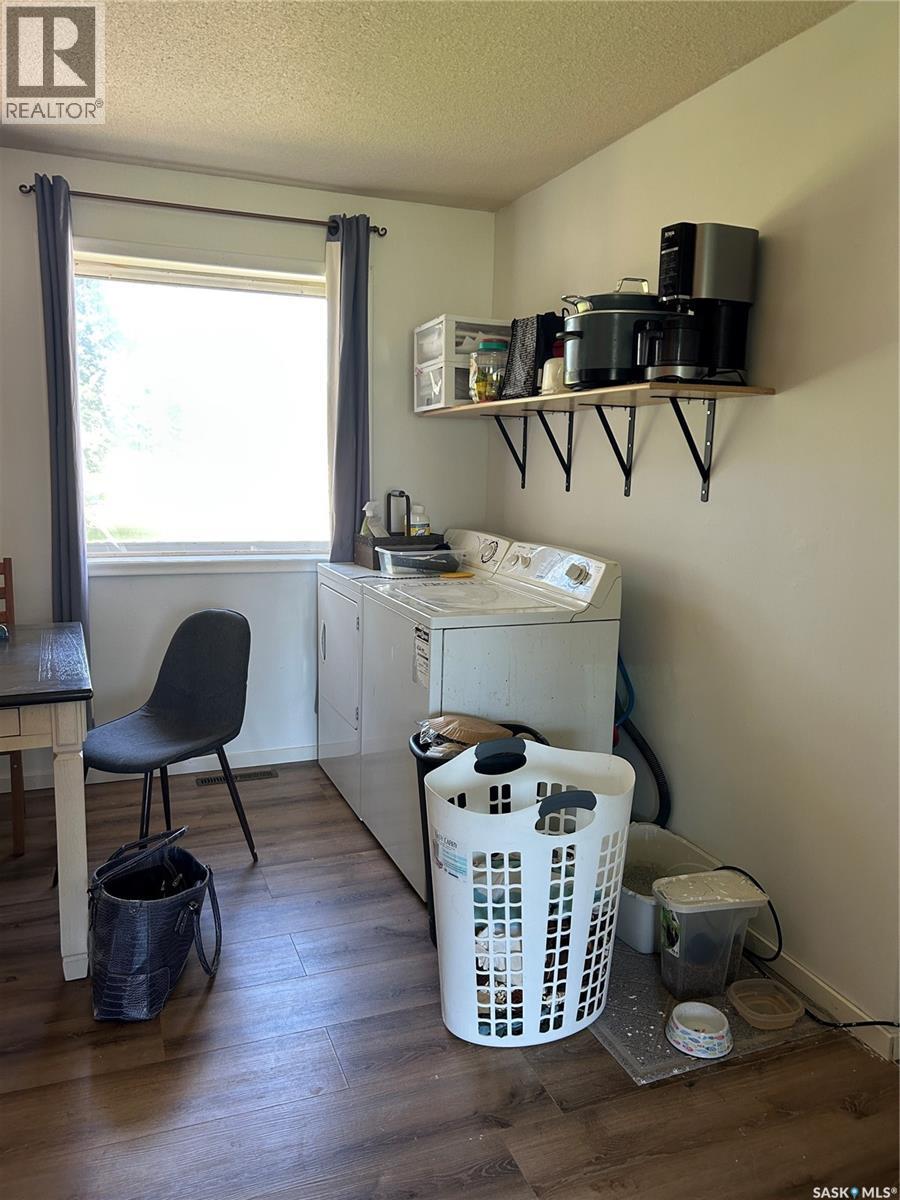 222 2Nd Avenue W, Kelvington, SK - Indoor