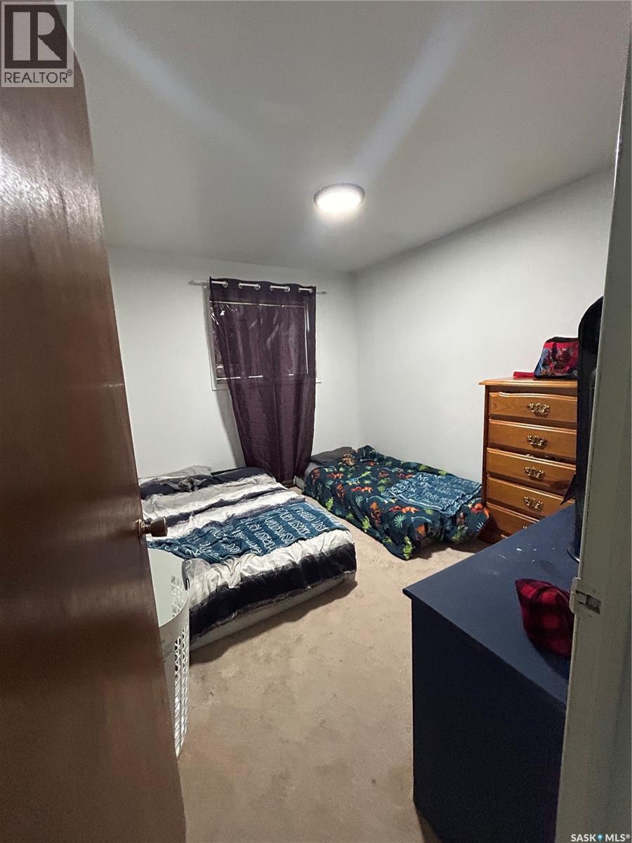 222 2Nd Avenue W, Kelvington, SK - Indoor