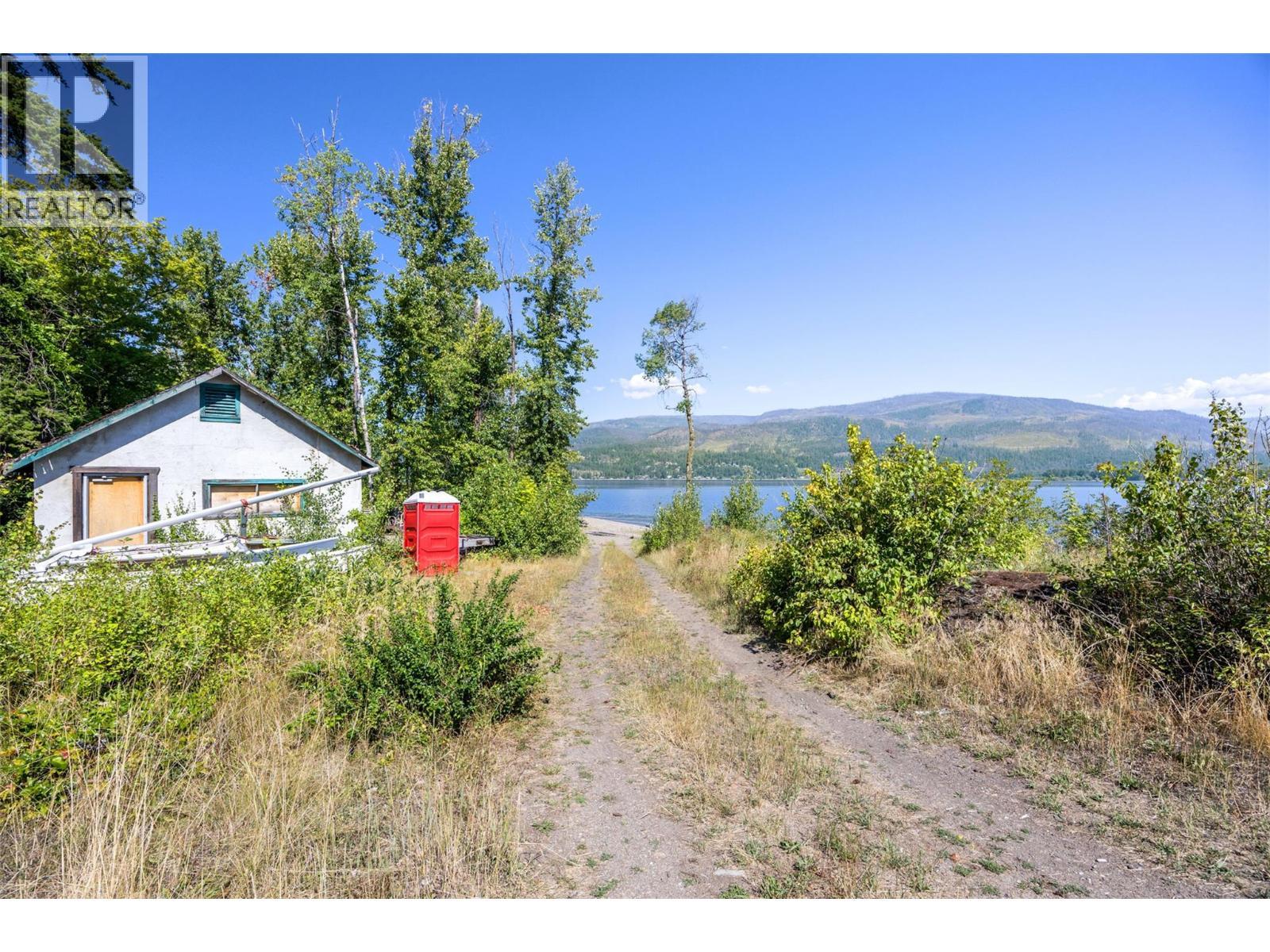 663 Waverly Park Frontage Road, Sorrento, BC