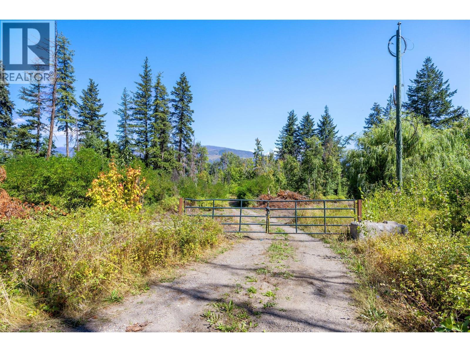 Entrance - 663 Waverly Park Frontage Road, Sorrento, BC