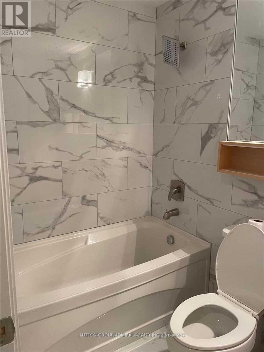 610 - 85 Bloor Street E, Toronto, ON - Indoor Photo Showing Bathroom