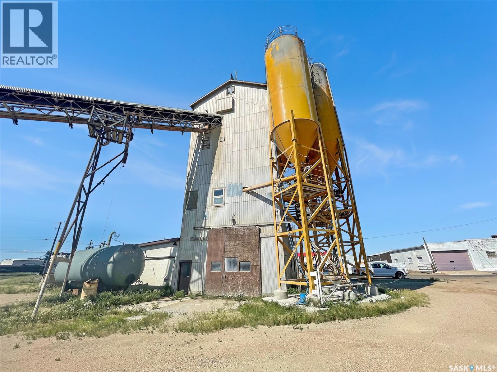 503 North Railway Street W, Swift Current, SK