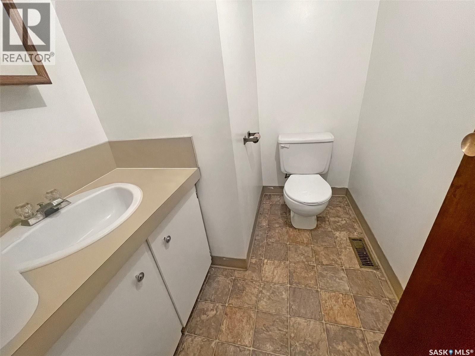 503 North Railway Street W, Swift Current, SK