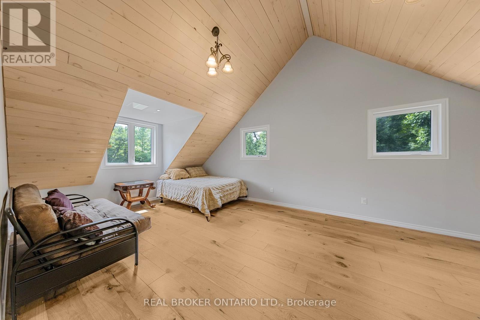 1 Mckowen Road, Mckellar, ON - Indoor Photo Showing Other Room