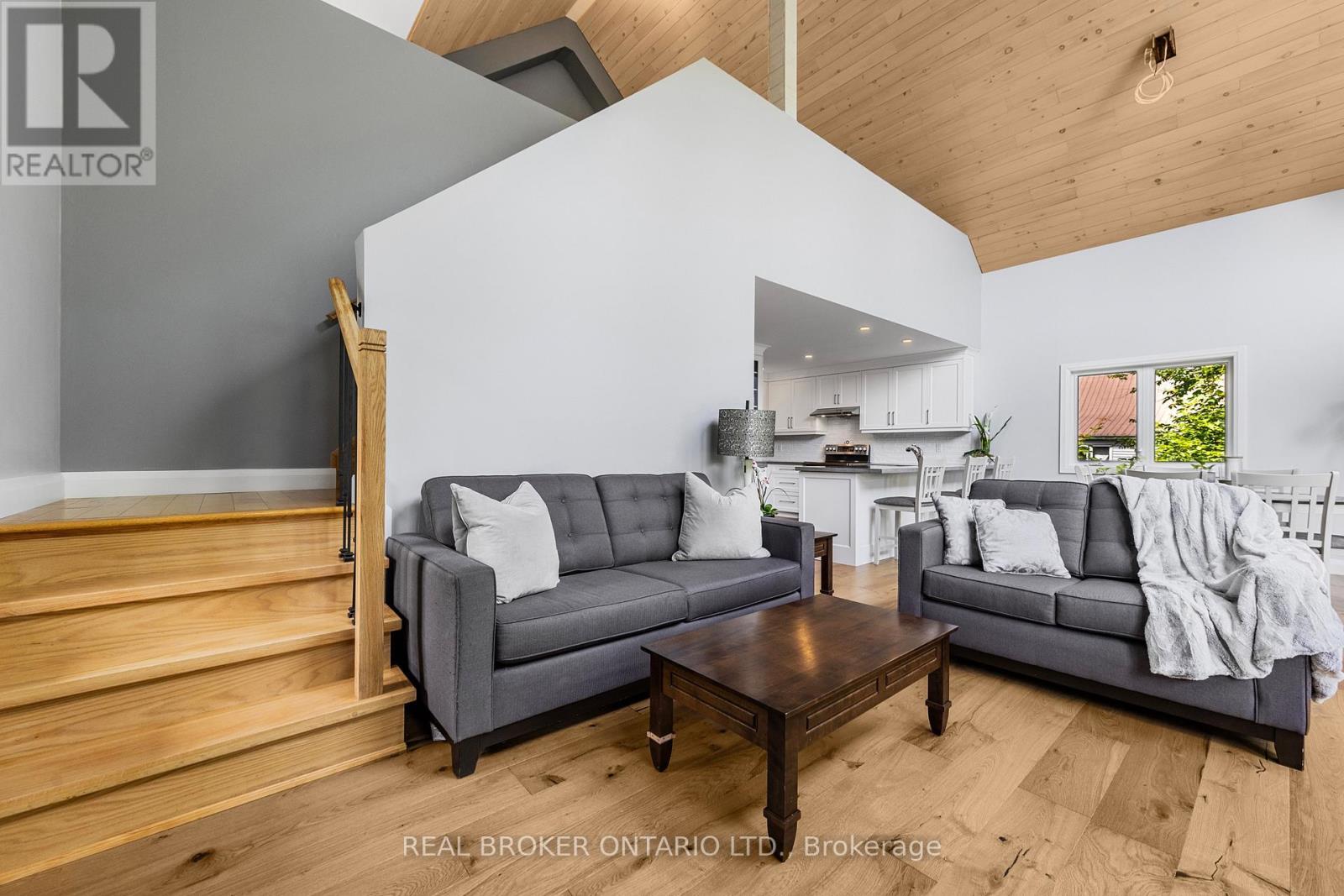 1 Mckowen Road, Mckellar, ON - Indoor Photo Showing Living Room