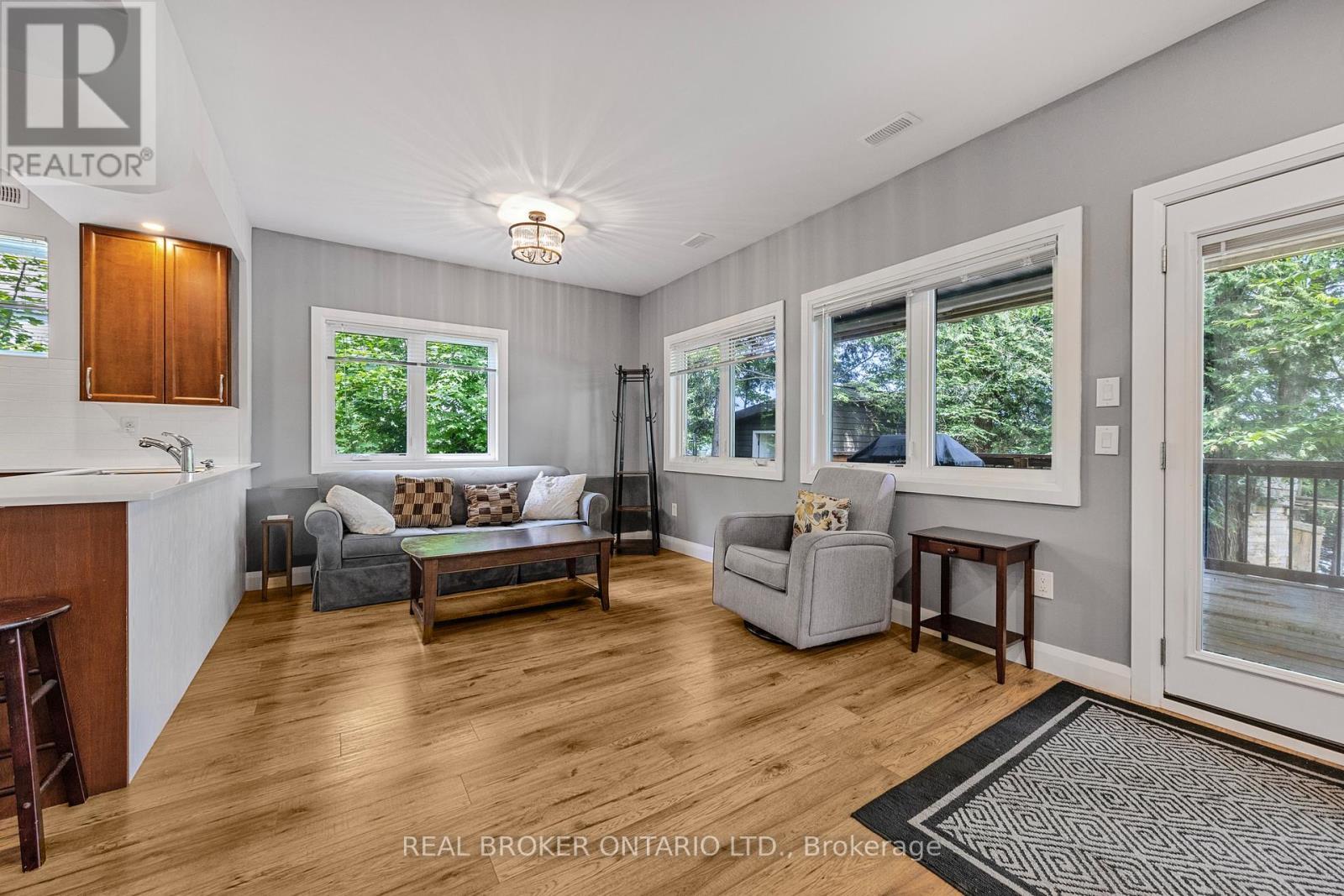 1 Mckowen Road, Mckellar, ON - Indoor Photo Showing Living Room