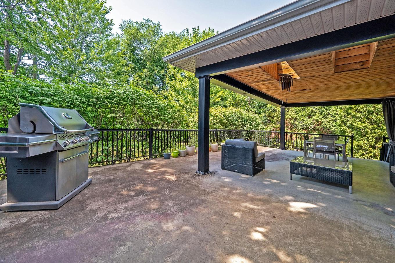 Terrasse - 527 Av. Stanstead, Mont-Royal, QC - Outdoor