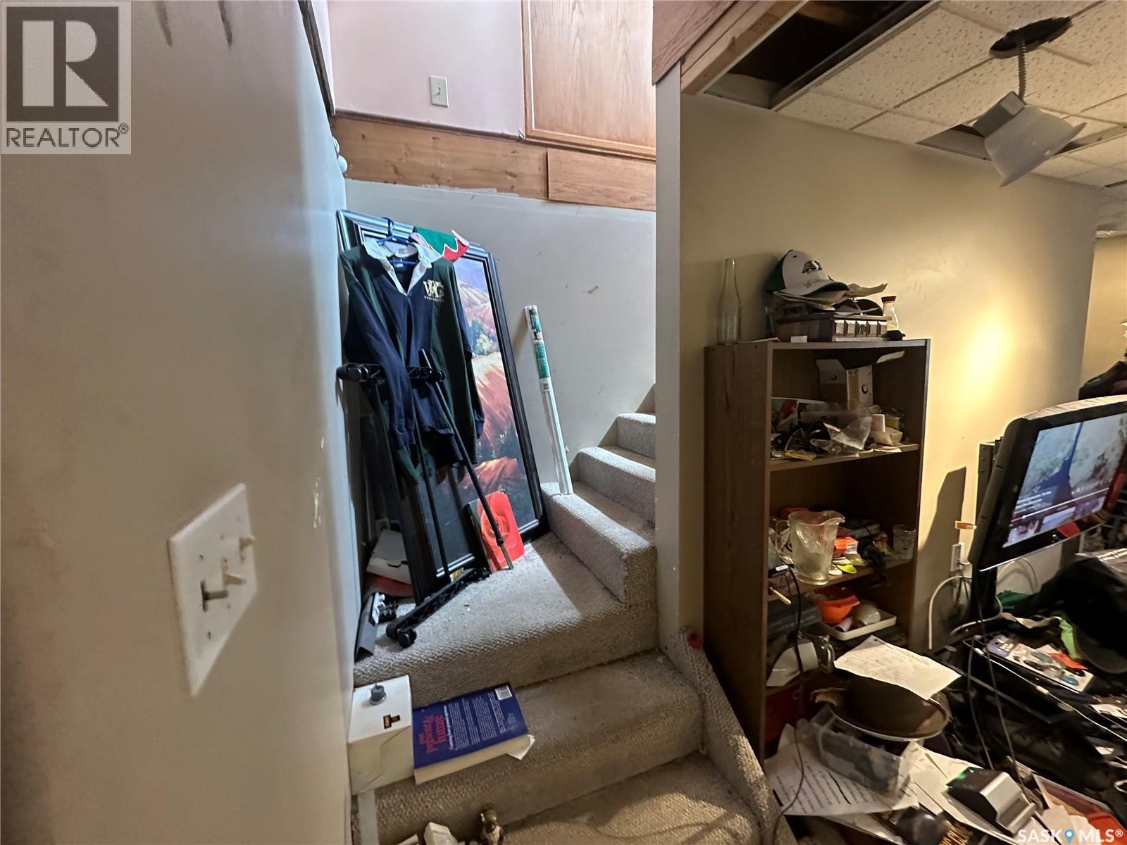 7 Charles Crescent, Regina, SK - Indoor