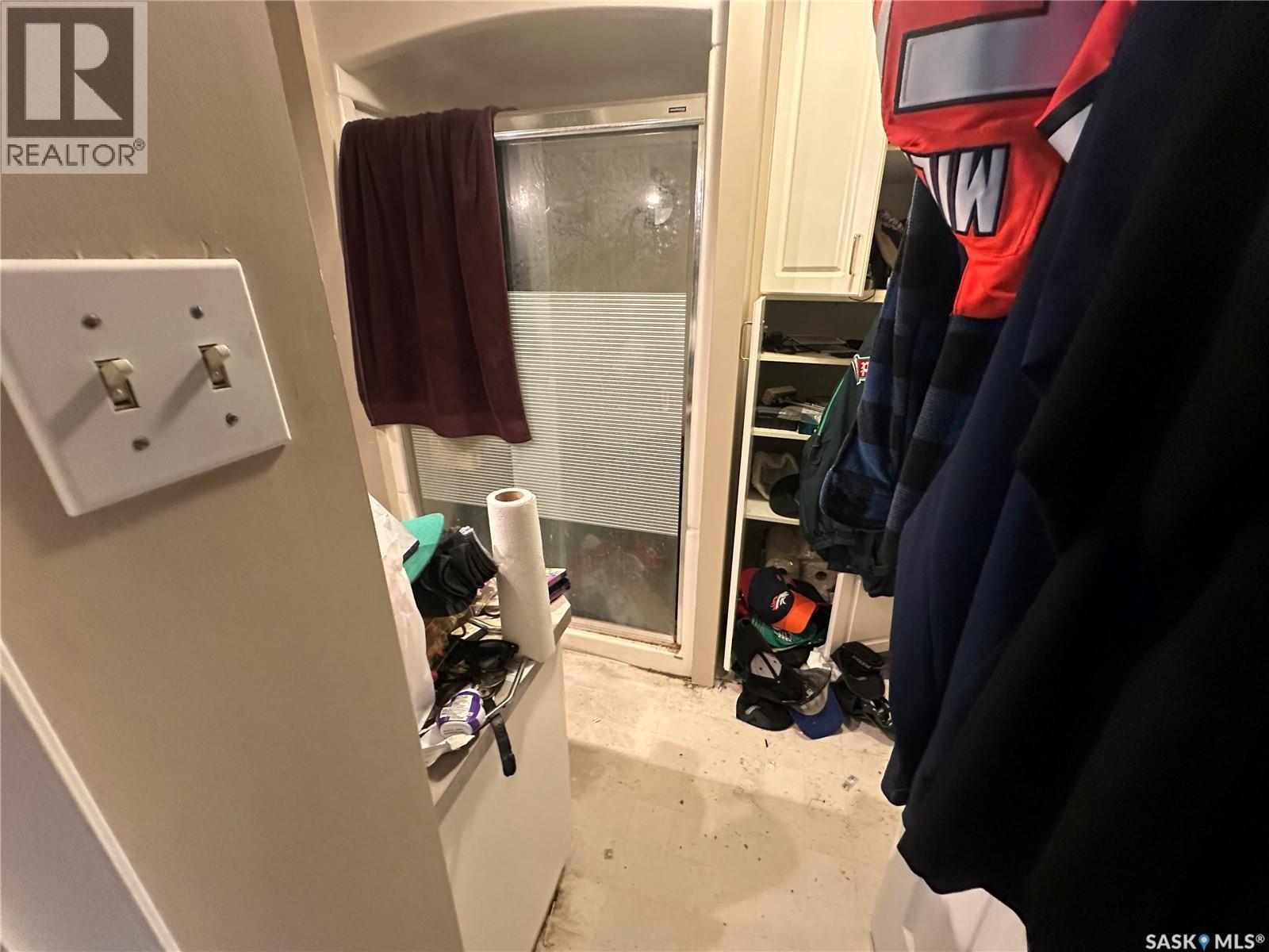 7 Charles Crescent, Regina, SK - Indoor