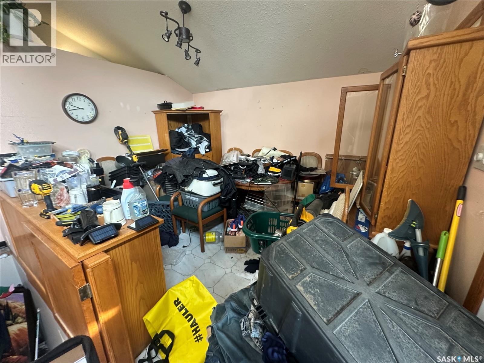 7 Charles Crescent, Regina, SK - Indoor