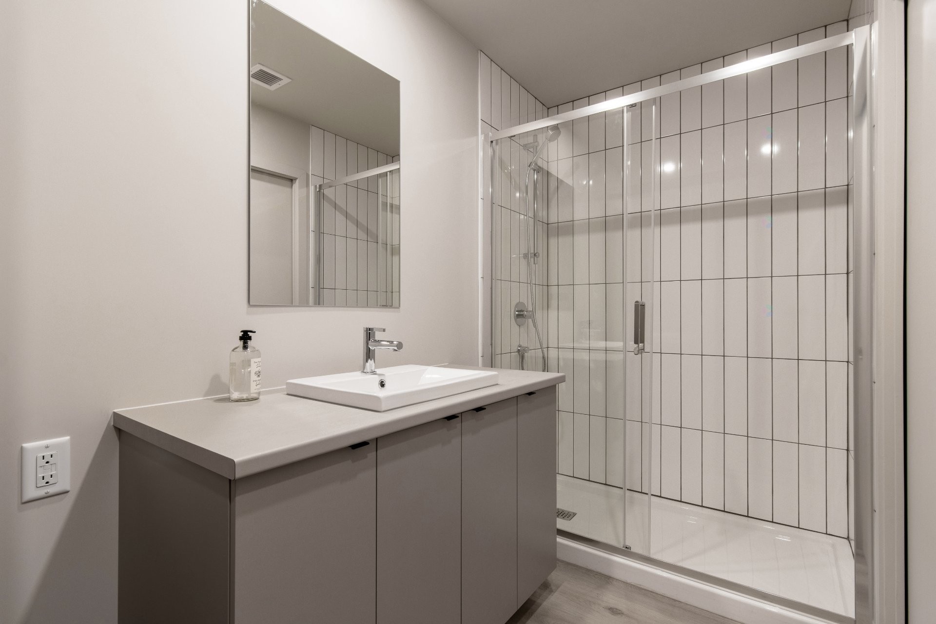 Master Bathroom - 501-992 Av. Roland-Beaudin, Québec (Sainte-Foy/Sillery/Cap-Rouge), QC - Indoor Photo Showing Bathroom