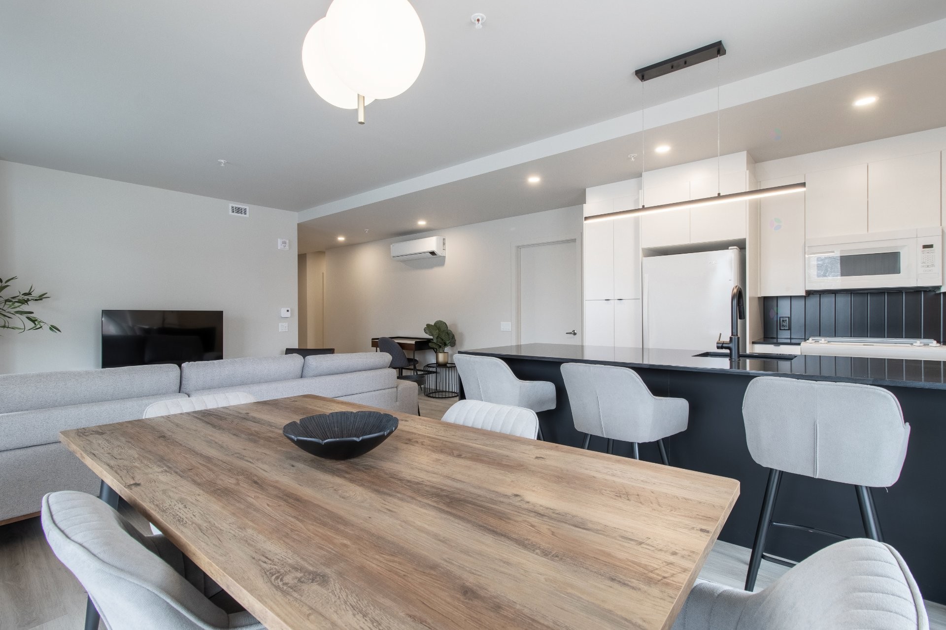 Dining Room - 501-992 Av. Roland-Beaudin, Québec (Sainte-Foy/Sillery/Cap-Rouge), QC - Indoor