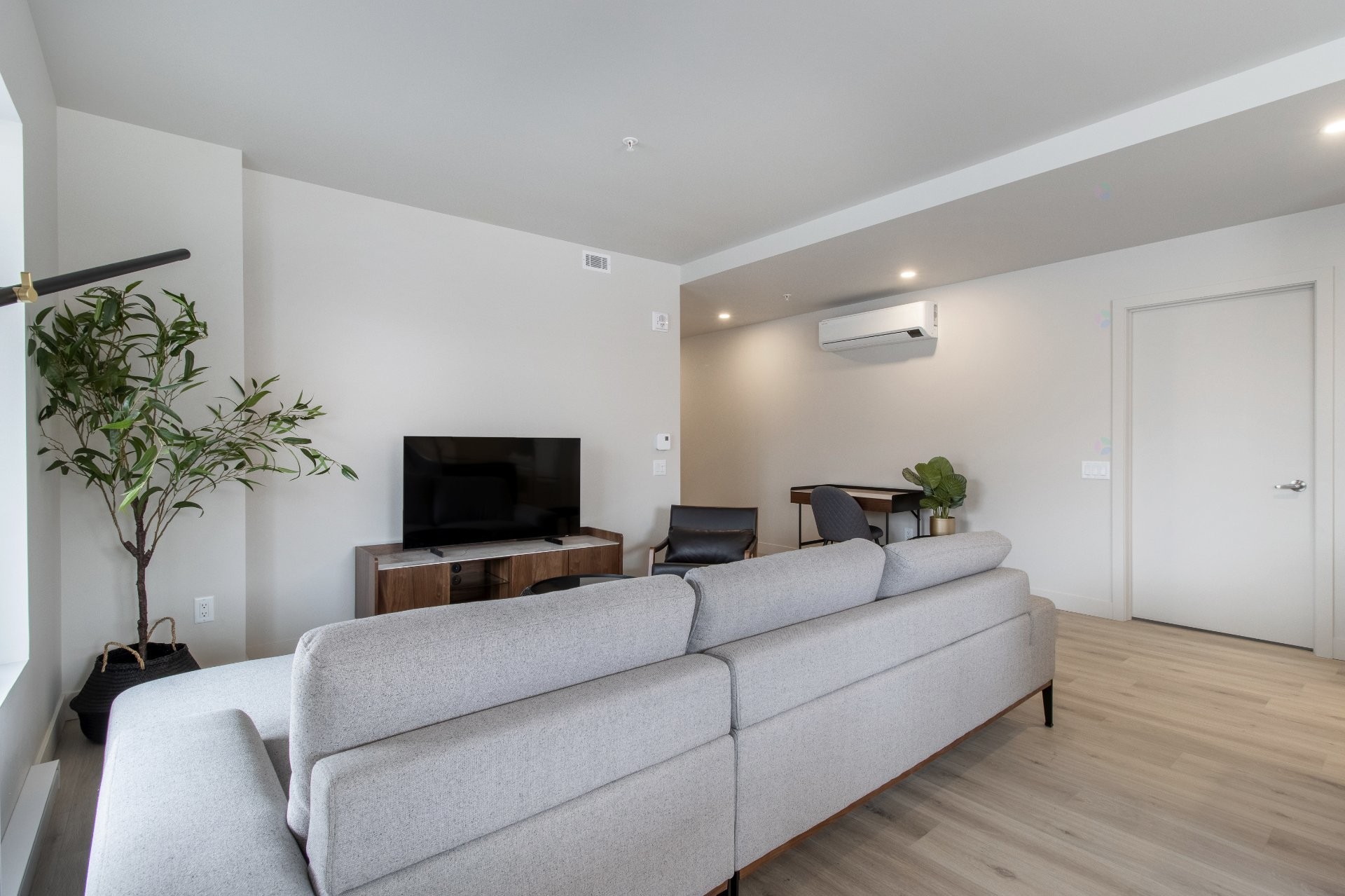 Living Room - 501-992 Av. Roland-Beaudin, Québec (Sainte-Foy/Sillery/Cap-Rouge), QC - Indoor Photo Showing Living Room