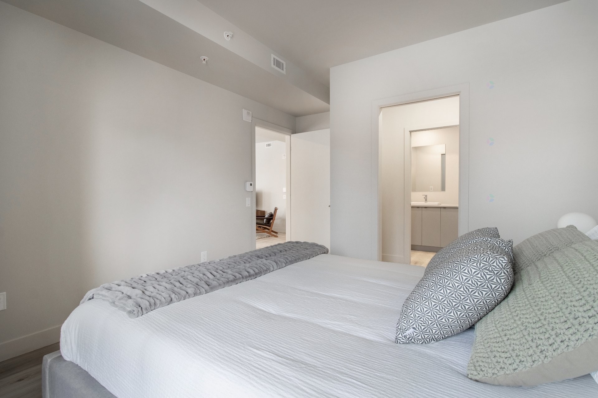 Master Bedroom - 501-992 Av. Roland-Beaudin, Québec (Sainte-Foy/Sillery/Cap-Rouge), QC - Indoor Photo Showing Bedroom