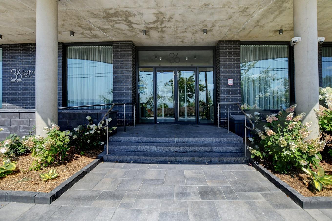 Entrée extérieure - 309-36 Ch. Du Bord-Du-Lac-Lakeshore, Pointe-Claire, QC - Outdoor