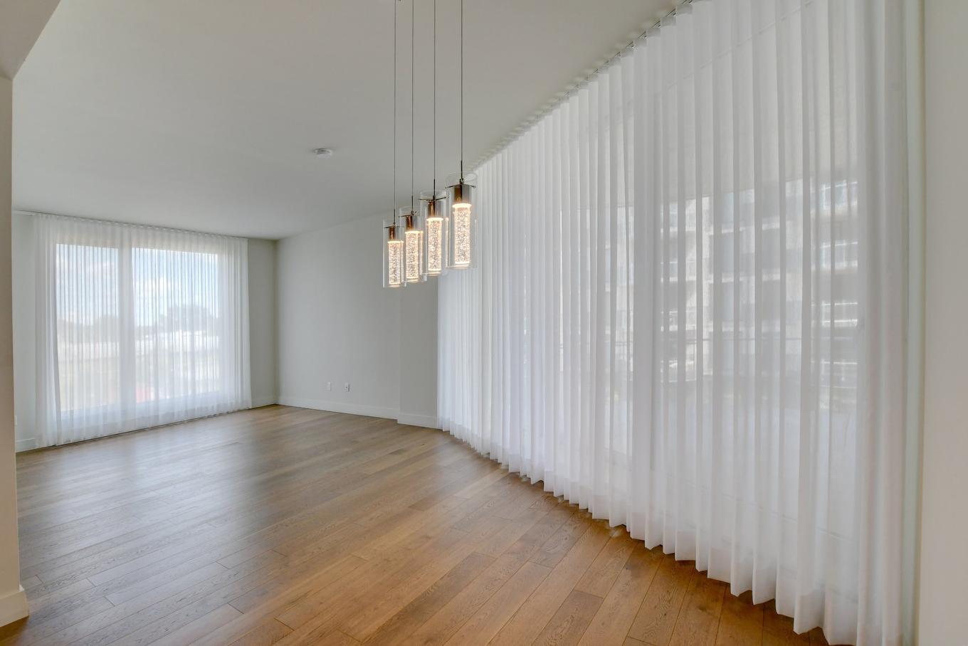 Salon - 309-36 Ch. Du Bord-Du-Lac-Lakeshore, Pointe-Claire, QC - Indoor Photo Showing Other Room