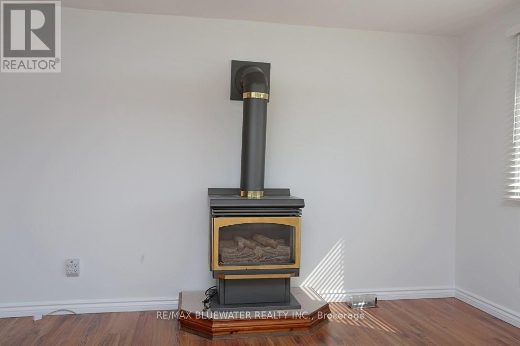 25 Maple Grove Court E, South Huron (Stephen), ON - Indoor Photo Showing Other Room