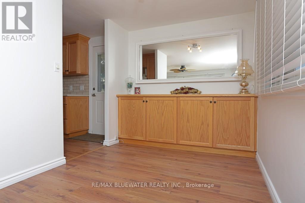 25 Maple Grove Court E, South Huron (Stephen), ON - Indoor Photo Showing Other Room