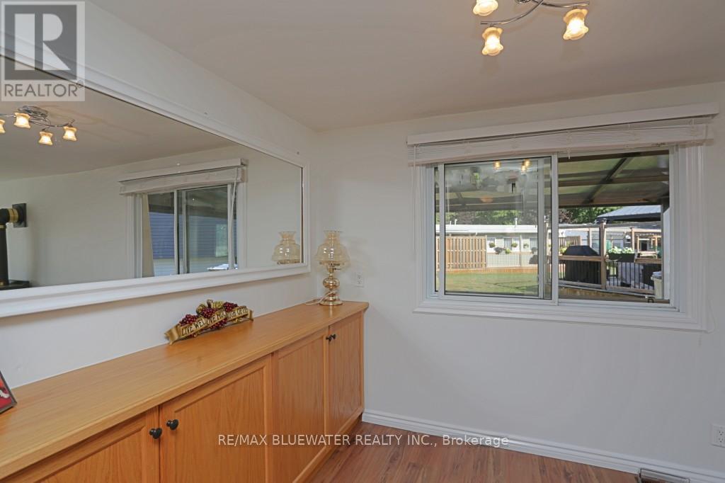 25 Maple Grove Court E, South Huron (Stephen), ON - Indoor Photo Showing Other Room