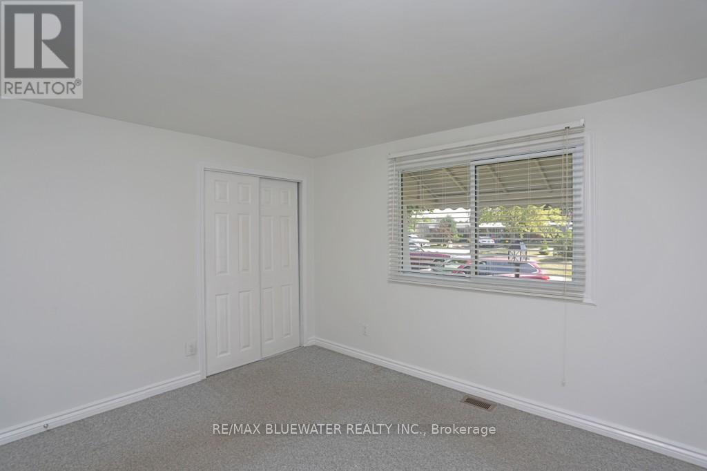 25 Maple Grove Court E, South Huron (Stephen), ON - Indoor Photo Showing Other Room