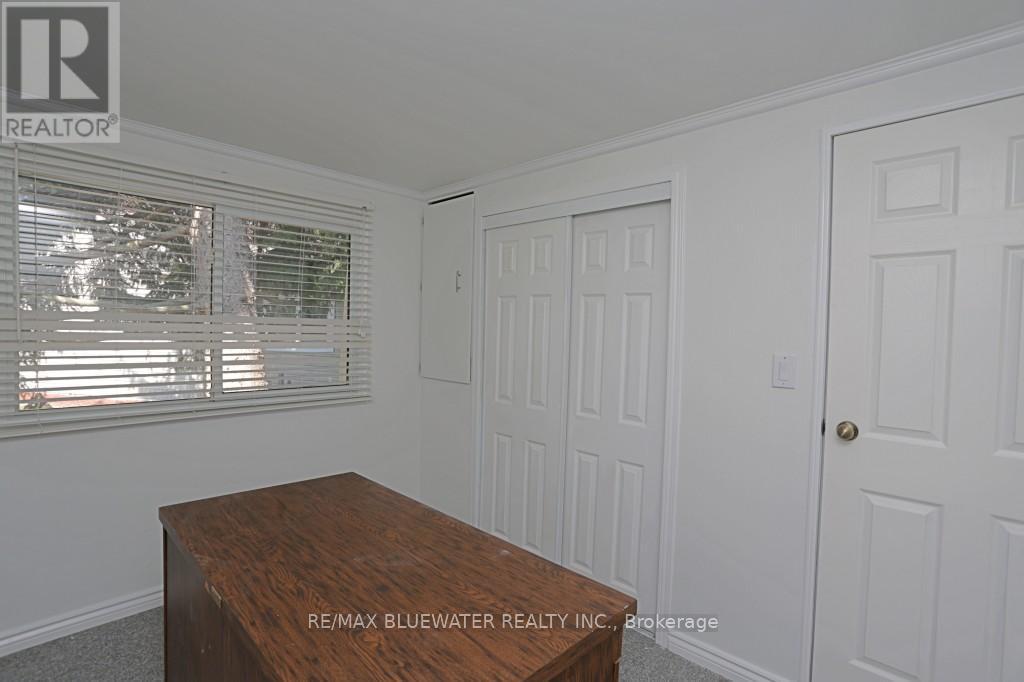 25 Maple Grove Court E, South Huron (Stephen), ON - Indoor