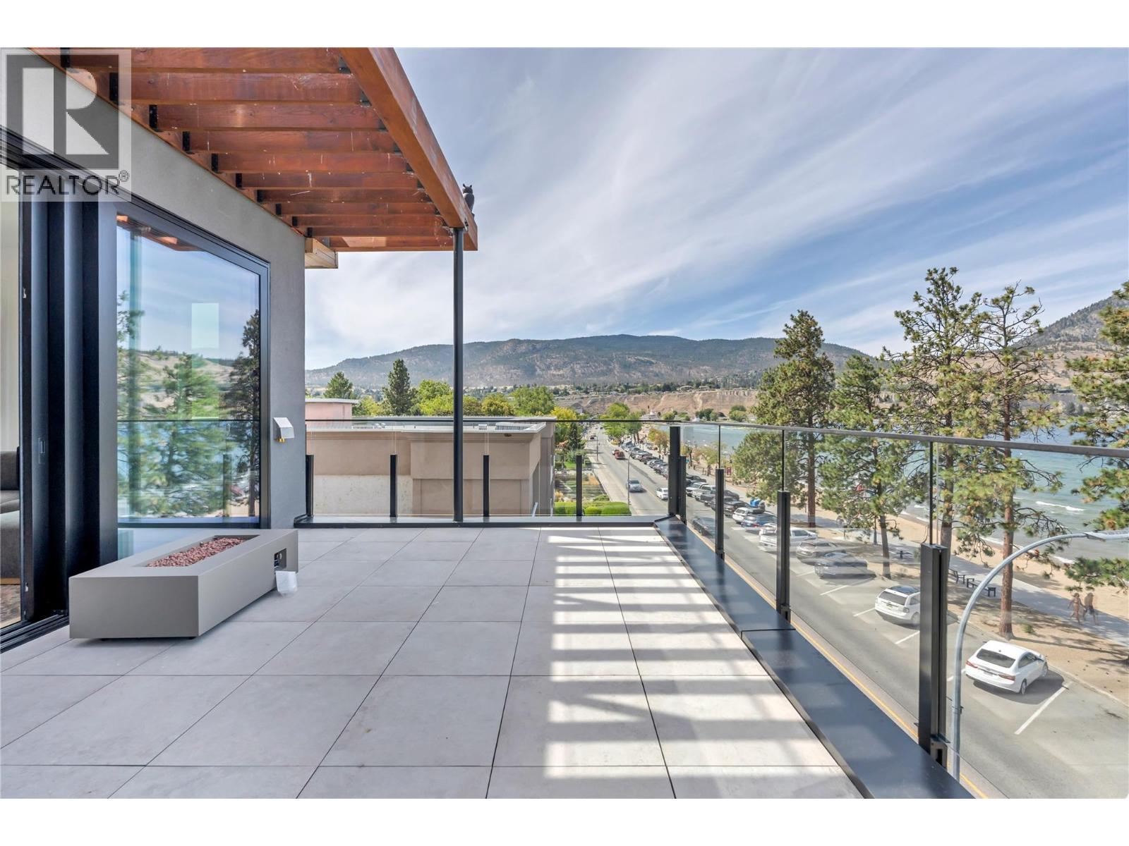 602 Lakeshore Drive Unit# 402, Penticton, BC - Outdoor With Balcony With Exterior