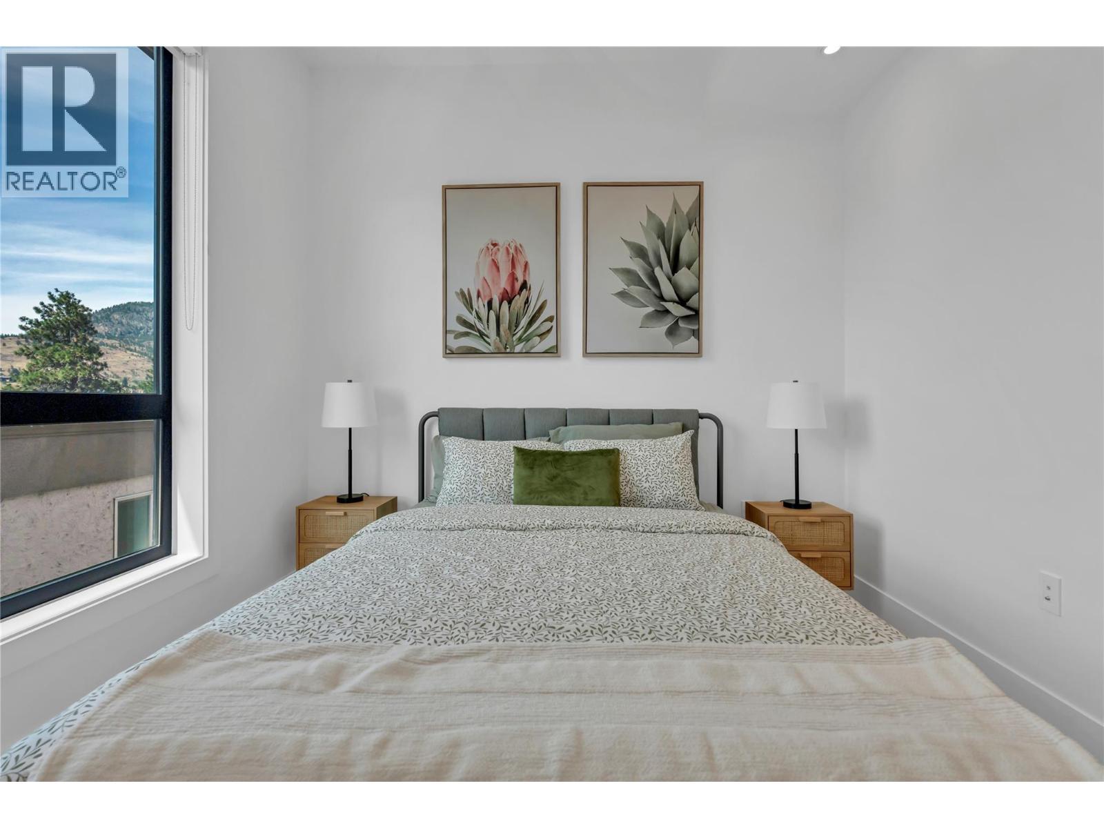 602 Lakeshore Drive Unit# 402, Penticton, BC - Indoor Photo Showing Bedroom