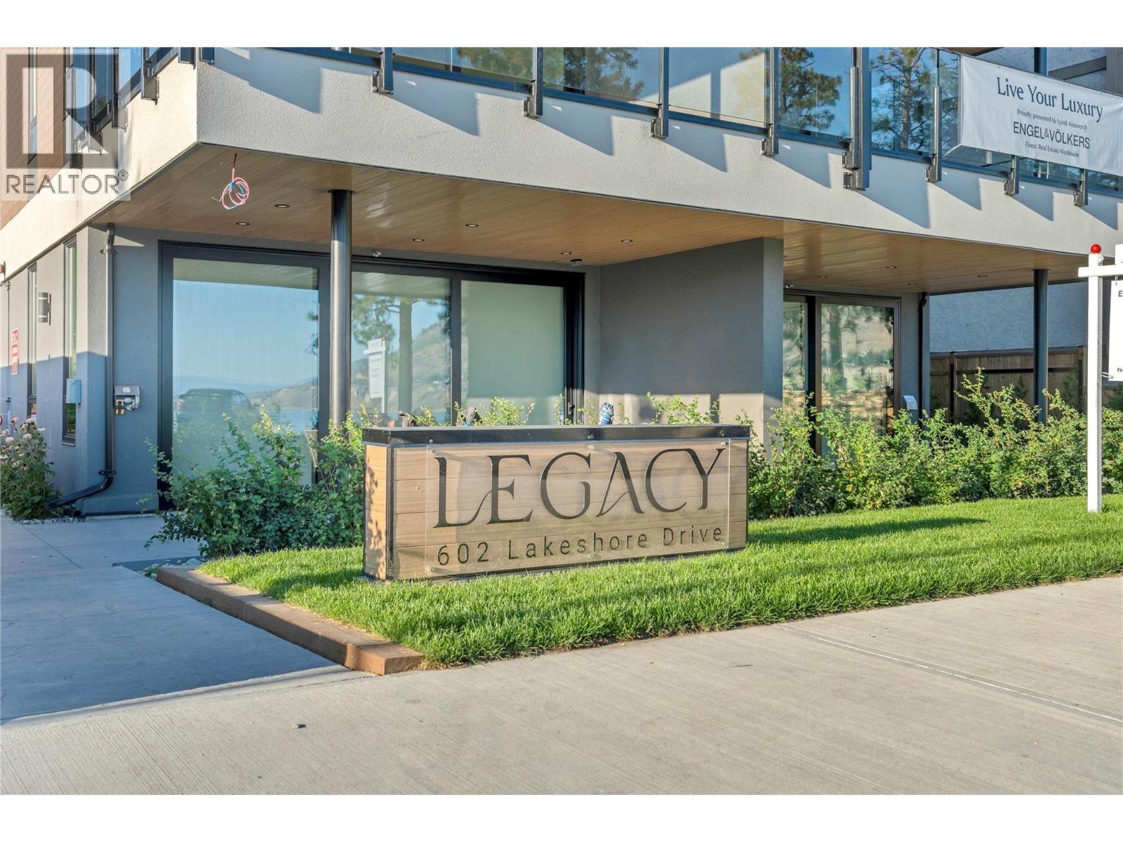 602 Lakeshore Drive Unit# 402, Penticton, BC - Outdoor