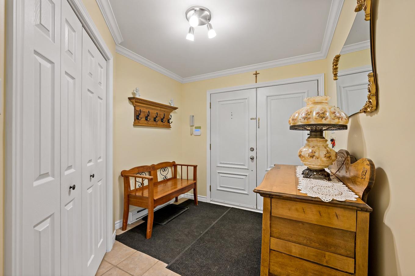 Hall - 535 Rue Émond, Mont-Tremblant, QC - Indoor Photo Showing Other Room