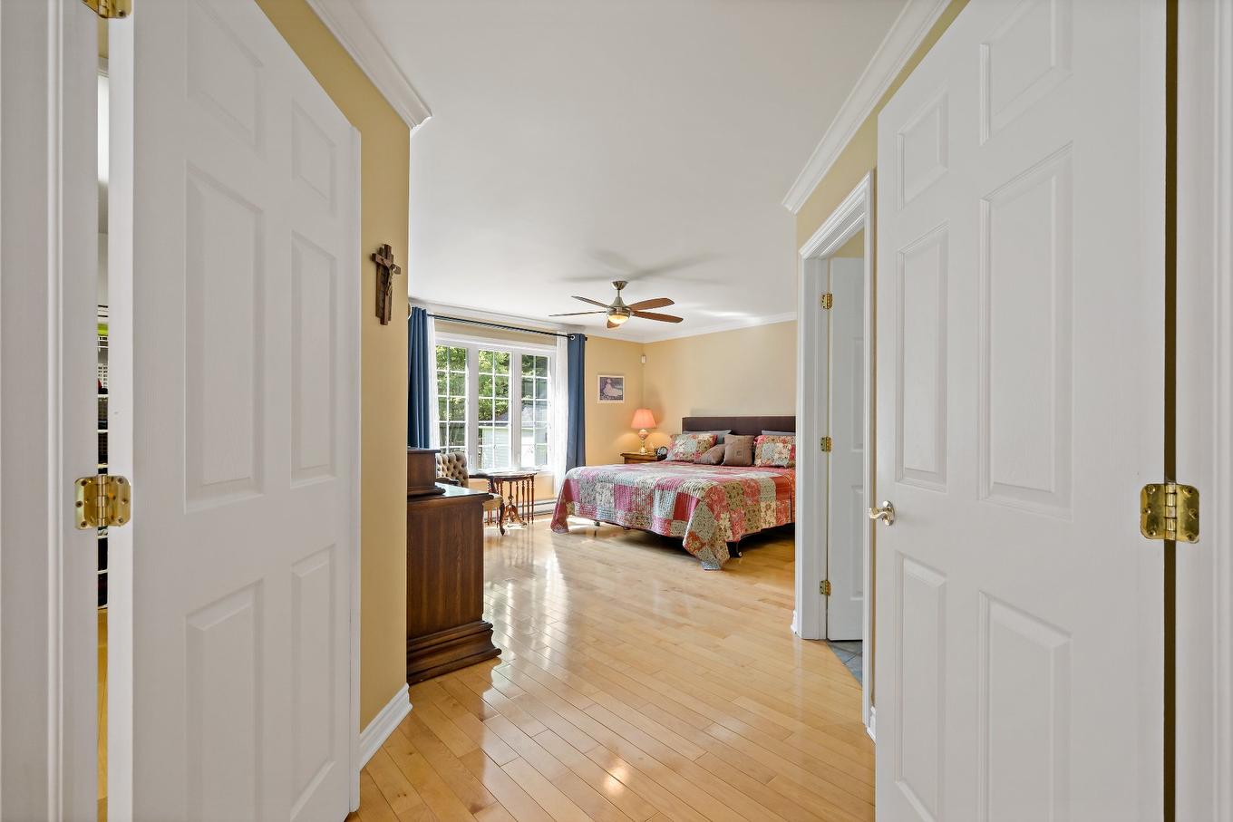 Primary bedroom - 535 Rue Émond, Mont-Tremblant, QC - Indoor Photo Showing Bedroom