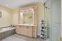 Ensuite bathroom -